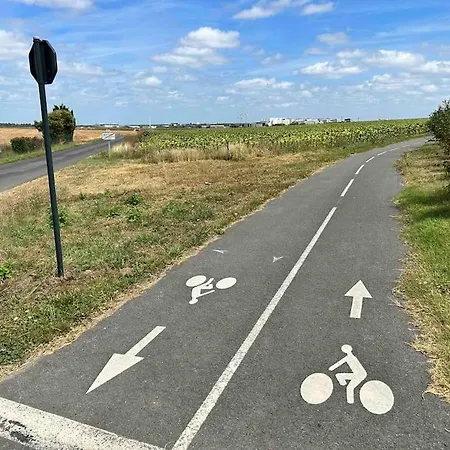 شقة 5min Futuroscope 80m2 - 3 - Parking Prive - Wifi - Jardin