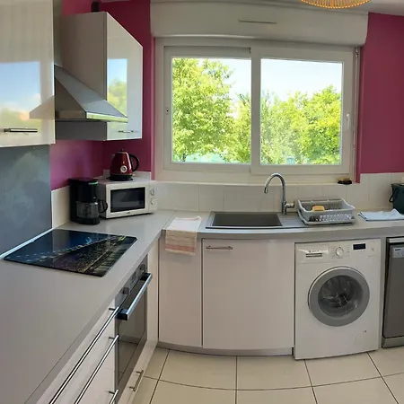 5min Futuroscope 80m2 - 3 - Parking Prive - Wifi - Jardin شقة *