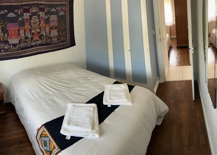 Apartmán 5min Futuroscope 80m2 - 3 - Parking Prive - Wifi - Jardin *